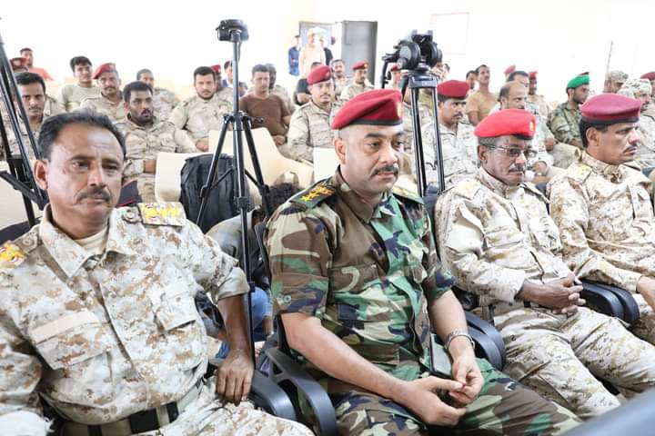 محافظ حضرموت وقائد المنطقة العسكرية الثانية يفتتحان الدورة الأولى لتأهيل قادة السرايا محافظ حضرموت وقائد المنطقة العسكرية الثانية يفتتحان الدورة الأولى لتأهيل قادة السرايا