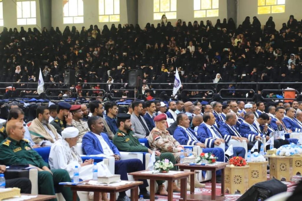 جامعة سيئون تحتفل بتخريج 887 طالبا وطالبة من حملة البكالوريوس والماجستير والدكتوراه (الدفعة السادسة) "شاهد الصور" جامعة سيئون تحتفل بتخريج 887 طالبا وطالبة من حملة البكالوريوس والماجستير والدكتوراه (الدفعة السادسة) "شاهد الصور"