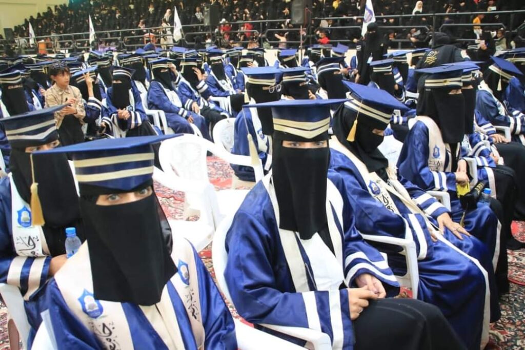 جامعة سيئون تحتفل بتخريج 887 طالبا وطالبة من حملة البكالوريوس والماجستير والدكتوراه (الدفعة السادسة) "شاهد الصور" جامعة سيئون تحتفل بتخريج 887 طالبا وطالبة من حملة البكالوريوس والماجستير والدكتوراه (الدفعة السادسة) "شاهد الصور"