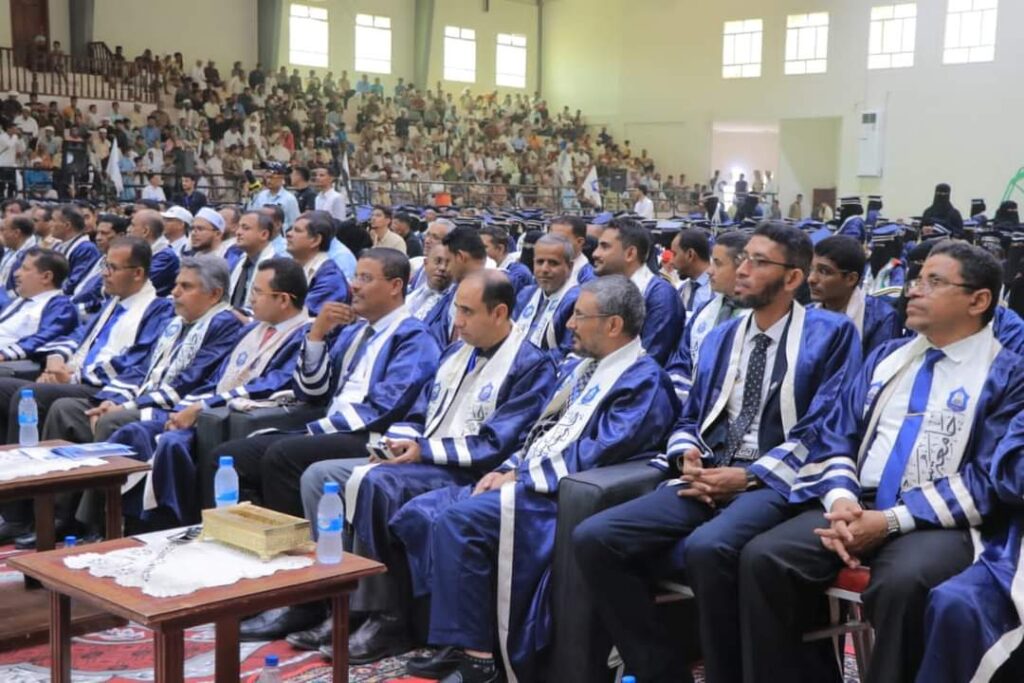 جامعة سيئون تحتفل بتخريج 887 طالبا وطالبة من حملة البكالوريوس والماجستير والدكتوراه (الدفعة السادسة) "شاهد الصور" جامعة سيئون تحتفل بتخريج 887 طالبا وطالبة من حملة البكالوريوس والماجستير والدكتوراه (الدفعة السادسة) "شاهد الصور"