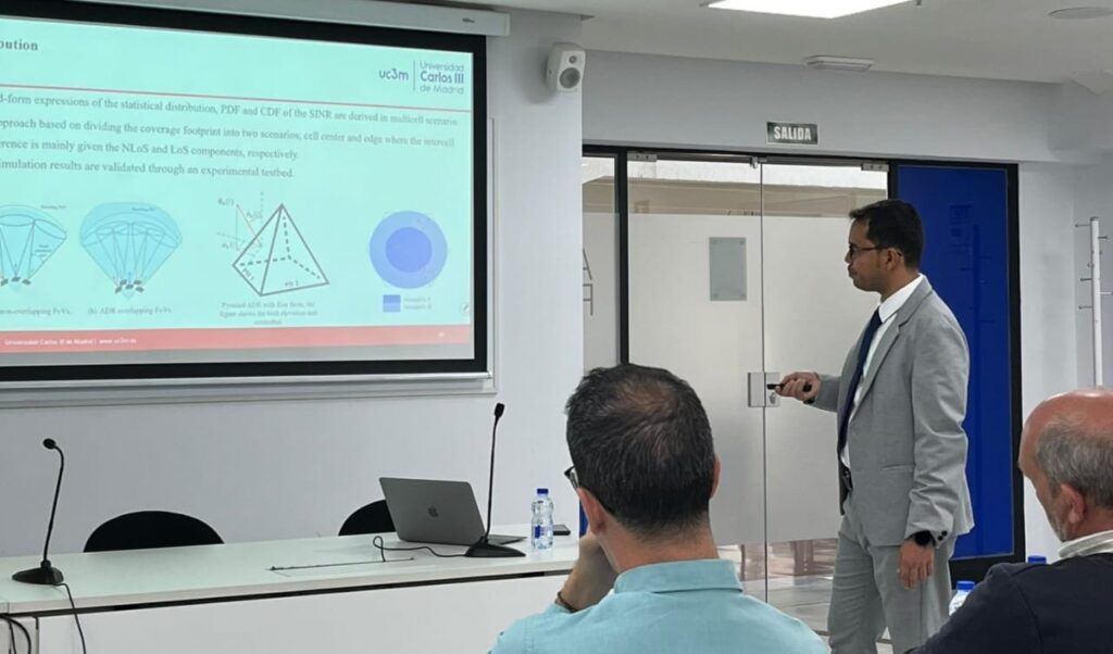 الباحث أحمد جعفر السقاف من مدينة سيئون يحصل على درجة الدكتوراه من جامعة كارلوس الثالث بمدريد الباحث أحمد جعفر السقاف من مدينة سيئون يحصل على درجة الدكتوراه من جامعة كارلوس الثالث بمدريد