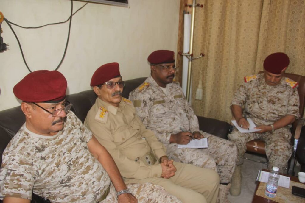 برئاسة قائد المنطقة العسكرية الاولى اجتماع قيادي لقادة الوحدات القتالية بالمنطقة العسكرية الاولى . برئاسة قائد المنطقة العسكرية الاولى اجتماع قيادي لقادة الوحدات القتالية بالمنطقة العسكرية الاولى .