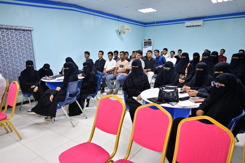 المنتدى السياسي لطلاب جامعة حضرموت يدشن برنامج بناء قدرات القيادات الطلابية بتمويل مشترك من منظمة سائس ومؤسسة صناع أمل حضرموت بالمكلا. المنتدى السياسي لطلاب جامعة حضرموت يدشن برنامج بناء قدرات القيادات الطلابية بتمويل مشترك من منظمة سائس ومؤسسة صناع أمل حضرموت بالمكلا.