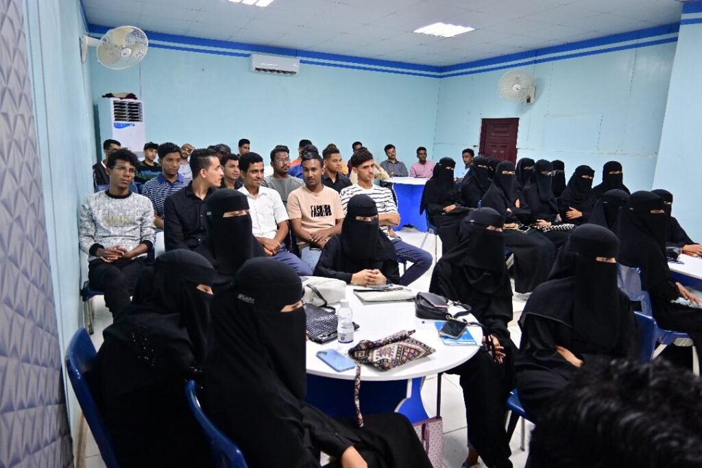 المنتدى السياسي لطلاب جامعة حضرموت يدشن برنامج بناء قدرات القيادات الطلابية بتمويل مشترك من منظمة سائس ومؤسسة صناع أمل حضرموت بالمكلا. المنتدى السياسي لطلاب جامعة حضرموت يدشن برنامج بناء قدرات القيادات الطلابية بتمويل مشترك من منظمة سائس ومؤسسة صناع أمل حضرموت بالمكلا.