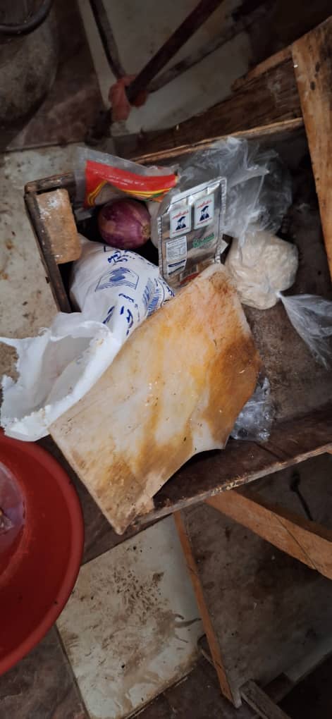 الاصحاح البيئي بمكتب الاشغال العامة بمديرية الشحر ينفذ حملة ويقوم باغلاق ثلاثة معامل لتحضير الشاورما بالمدينة "شاهد الصور" الاصحاح البيئي بمكتب الاشغال العامة بمديرية الشحر ينفذ حملة ويقوم باغلاق ثلاثة معامل لتحضير الشاورما بالمدينة "شاهد الصور"