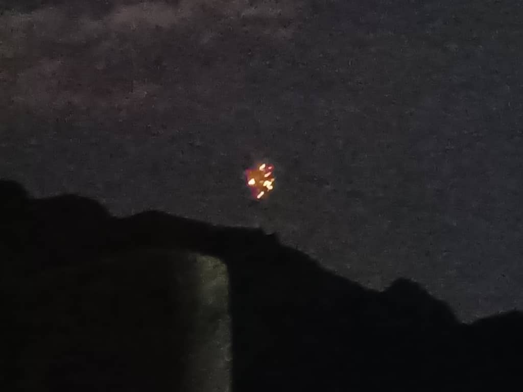 لحج : الألعاب النارية تضيء سماء المسيمير الحواشب إبتهاجاً وإحتفاءً بذكرى 14 اكتوبر الخالدة لحج : الألعاب النارية تضيء سماء المسيمير الحواشب إبتهاجاً وإحتفاءً بذكرى 14 اكتوبر الخالدة