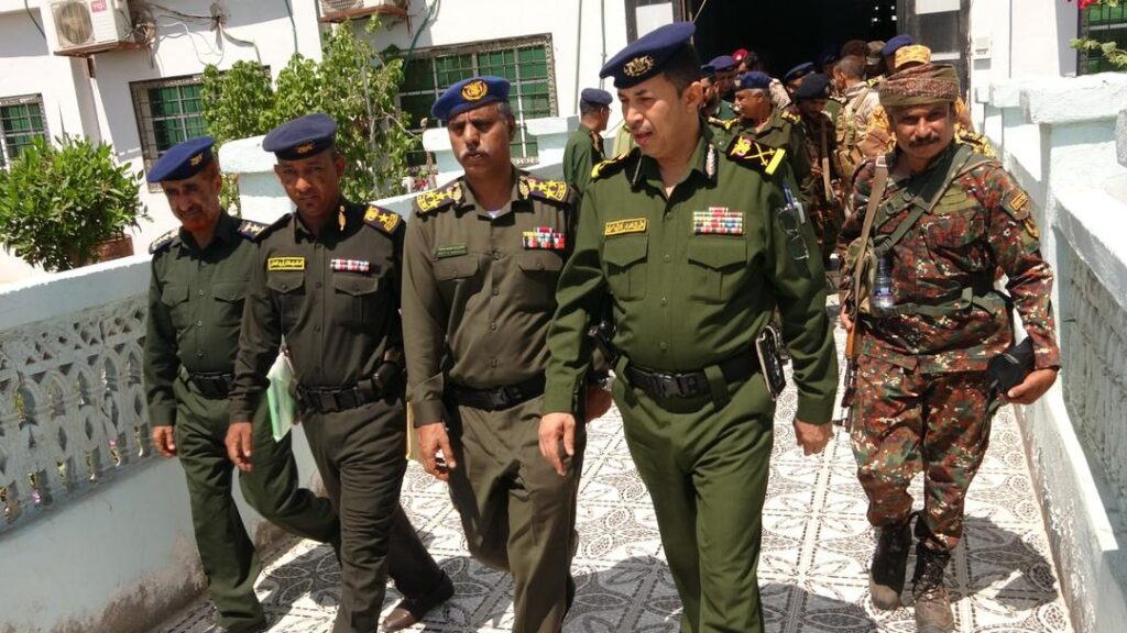 لجنة وزارة الداخلية برئاسة اللواء العامري تلتقي المدير العام وقيادة الوحدات لشرطة المهرة لجنة وزارة الداخلية برئاسة اللواء العامري تلتقي المدير العام وقيادة الوحدات لشرطة المهرة