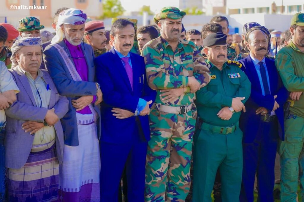 في مشهد جنائزي مهيب .. محافظة شبوة تودع الشهيد البطل المقدم أحمد محسن السليماني . في مشهد جنائزي مهيب .. محافظة شبوة تودع الشهيد البطل المقدم أحمد محسن السليماني .