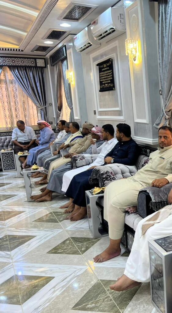 اللجنه الوزارية في ضيافة اللواء عبدالماجد العامري بقصره العامر في مدينة تاربه م/ سيئون اللجنه الوزارية في ضيافة اللواء عبدالماجد العامري بقصره العامر في مدينة تاربه م/ سيئون