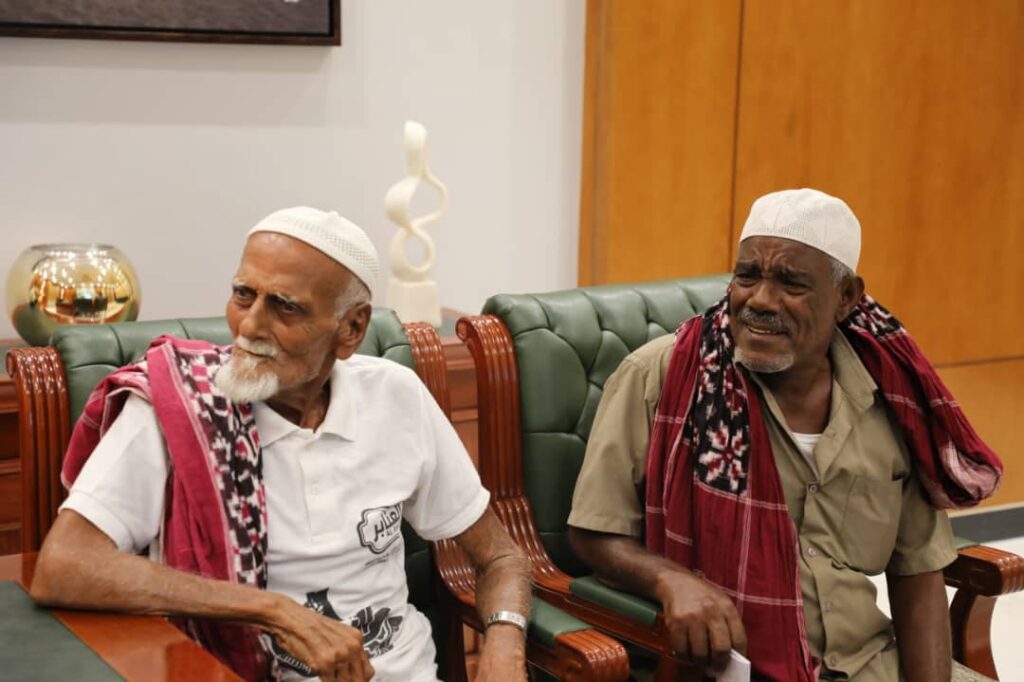 محافظ حضرموت يوكد أهمية دعم الفنون الشعبية لحفظ تراثنا الثقافي المُعبّر عن الهوية الحضرمية محافظ حضرموت يوكد أهمية دعم الفنون الشعبية لحفظ تراثنا الثقافي المُعبّر عن الهوية الحضرمية