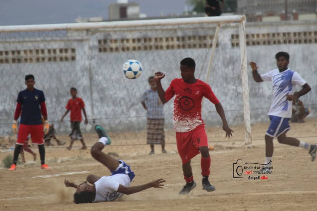 حضرموت : القادسية يتوج بطلاً لكأس دوري فقـداء نادي الريدة الشرقية على حساب الشباب حضاتهم "شاهد الصور" حضرموت : القادسية يتوج بطلاً لكأس دوري فقـداء نادي الريدة الشرقية على حساب الشباب حضاتهم "شاهد الصور"