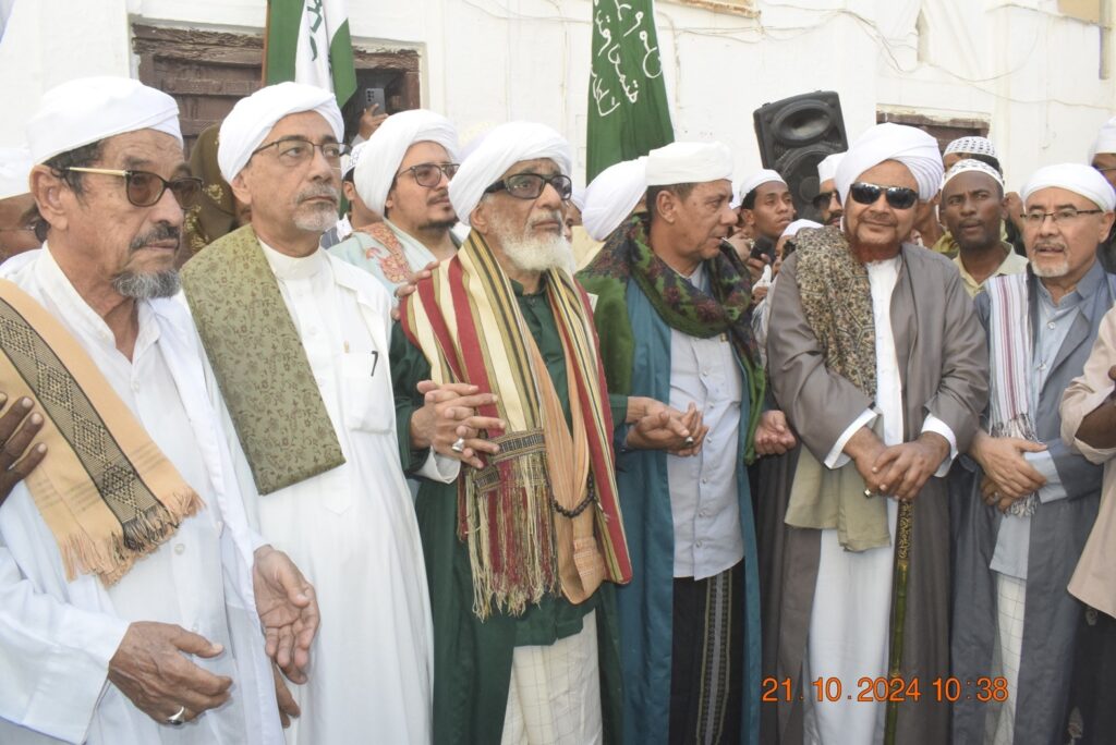 سيئون تشهد موكب تكريم العلم والعلماء تزامنا بالاحتفاء بالذكرى الثالثة عشر بعد المائة لحولية الامام علي الحبشي "شاهد الصور" سيئون تشهد موكب تكريم العلم والعلماء تزامنا بالاحتفاء بالذكرى الثالثة عشر بعد المائة لحولية الامام علي الحبشي "شاهد الصور"