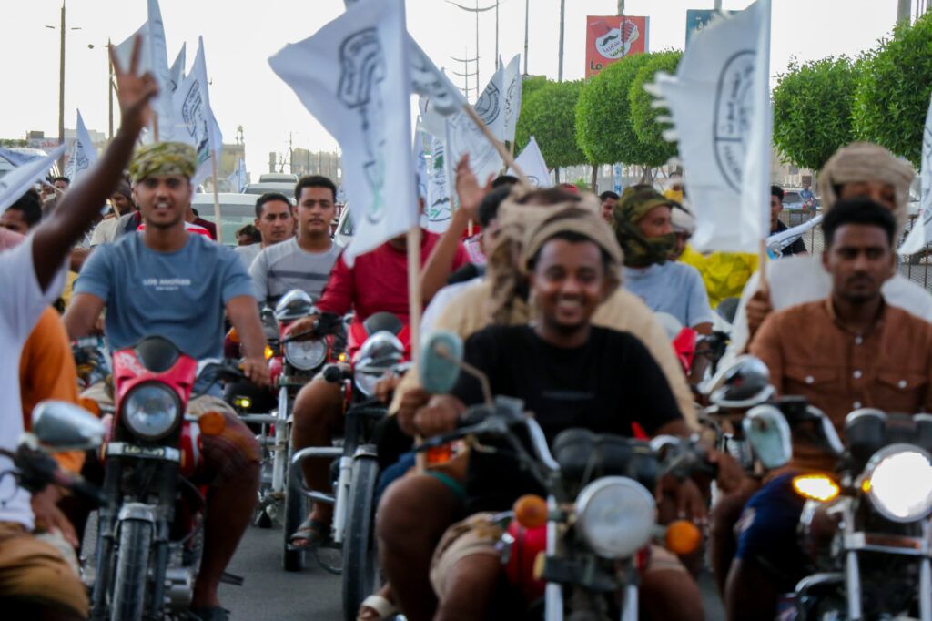 شاهد صورا لمسيرة الدراجات النارية التي جابت شوارع مدينة الشحر بساحل حضرموت شاهد صورا لمسيرة الدراجات النارية التي جابت شوارع مدينة الشحر بساحل حضرموت