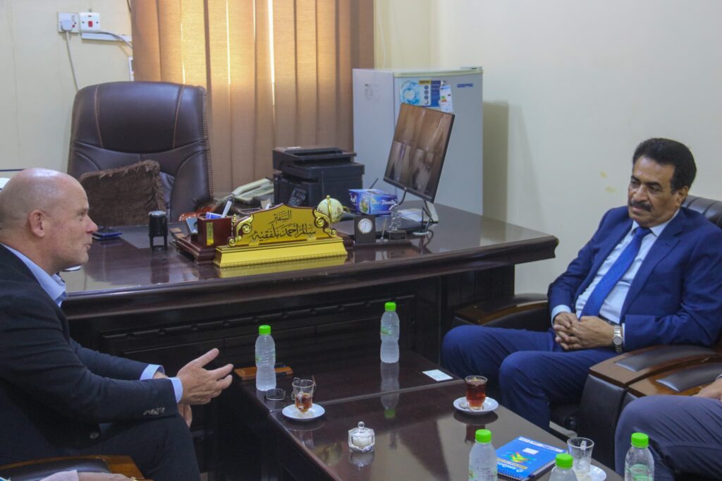 السفير بلفقيه يلتقي نائب الممثل المقيم لمنظمة اليونيسيف باليمن الذي يزور حضرموت حاليا السفير بلفقيه يلتقي نائب الممثل المقيم لمنظمة اليونيسيف باليمن الذي يزور حضرموت حاليا