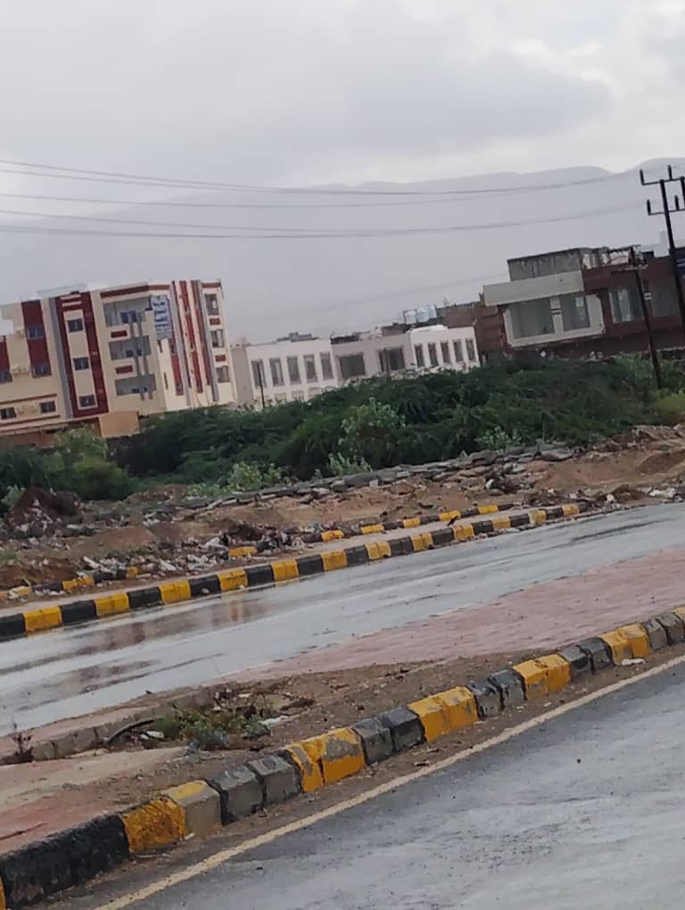 امطار مستمرة على منطقة فوة غربي المكلا وانباء عن تدفق سيول من عدد من الاودية "شاهد الصور" امطار مستمرة على منطقة فوة غربي المكلا وانباء عن تدفق سيول من عدد من الاودية "شاهد الصور"