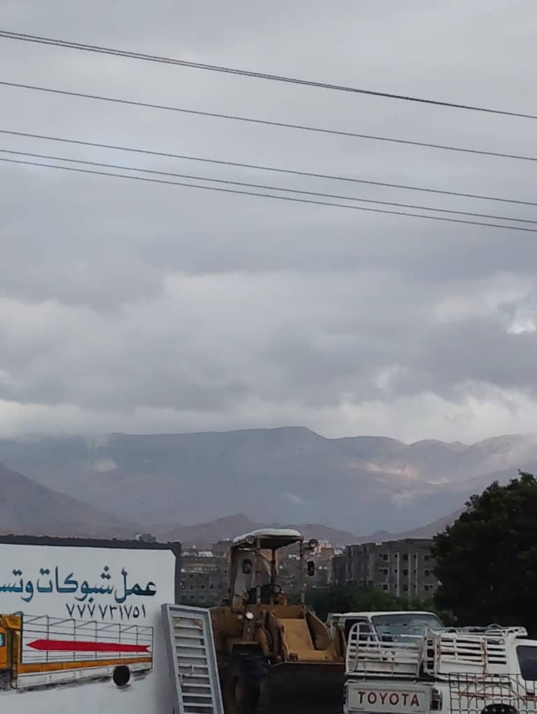 امطار مستمرة على منطقة فوة غربي المكلا وانباء عن تدفق سيول من عدد من الاودية "شاهد الصور" امطار مستمرة على منطقة فوة غربي المكلا وانباء عن تدفق سيول من عدد من الاودية "شاهد الصور"