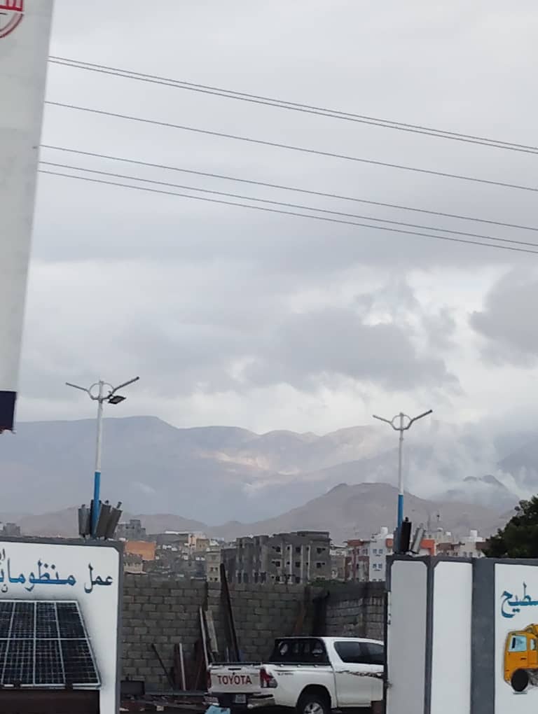 امطار مستمرة على منطقة فوة غربي المكلا وانباء عن تدفق سيول من عدد من الاودية "شاهد الصور" امطار مستمرة على منطقة فوة غربي المكلا وانباء عن تدفق سيول من عدد من الاودية "شاهد الصور"