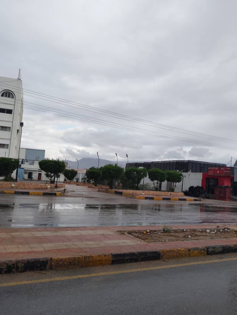 امطار مستمرة على منطقة فوة غربي المكلا وانباء عن تدفق سيول من عدد من الاودية "شاهد الصور" امطار مستمرة على منطقة فوة غربي المكلا وانباء عن تدفق سيول من عدد من الاودية "شاهد الصور"