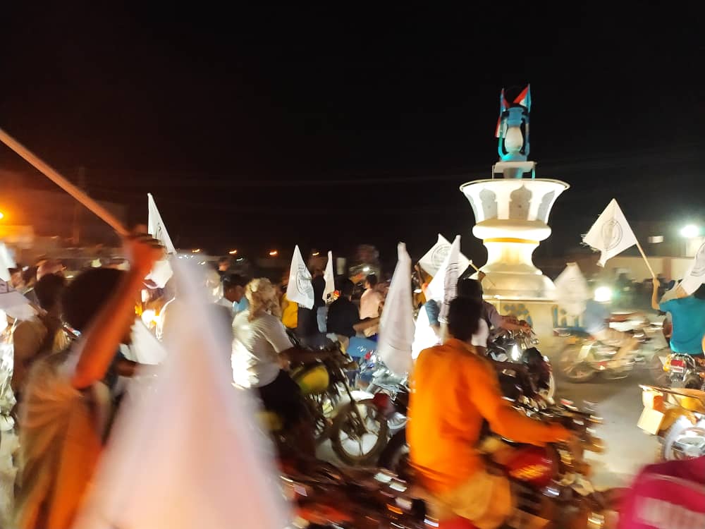 غيل باوزير : متظاهرون في يطالبون حلف قبائل حضرموت إتخاذ المزيد من الخطوات التصعيدية غيل باوزير : متظاهرون في يطالبون حلف قبائل حضرموت إتخاذ المزيد من الخطوات التصعيدية