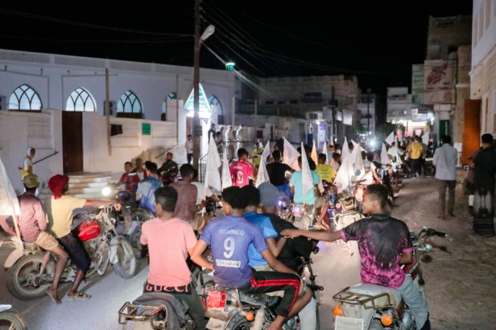 غيل باوزير : متظاهرون في يطالبون حلف قبائل حضرموت إتخاذ المزيد من الخطوات التصعيدية غيل باوزير : متظاهرون في يطالبون حلف قبائل حضرموت إتخاذ المزيد من الخطوات التصعيدية