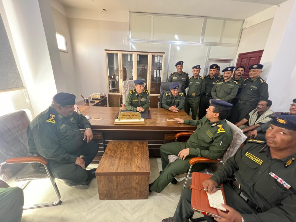 وكيل وزارة الداخلية يطلع على سير العمل في القطاعات الأمنية بشبوة وكيل وزارة الداخلية يطلع على سير العمل في القطاعات الأمنية بشبوة