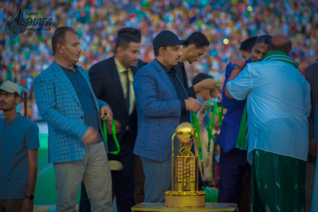 وسط حضور أكثر من 50 ألف متفرج في ظل الأجواء الحارة وفي عرس حضرموت الكروي الأكبر تبرز جليةً مساهمة مؤسسة مضمون للتجارة والاستيراد- وكلاء شركة مياه كرم الضيافة! وسط حضور أكثر من 50 ألف متفرج في ظل الأجواء الحارة وفي عرس حضرموت الكروي الأكبر تبرز جليةً مساهمة مؤسسة مضمون للتجارة والاستيراد- وكلاء شركة مياه كرم الضيافة!