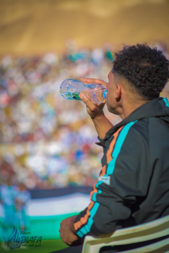 وسط حضور أكثر من 50 ألف متفرج في ظل الأجواء الحارة وفي عرس حضرموت الكروي الأكبر تبرز جليةً مساهمة مؤسسة مضمون للتجارة والاستيراد- وكلاء شركة مياه كرم الضيافة! وسط حضور أكثر من 50 ألف متفرج في ظل الأجواء الحارة وفي عرس حضرموت الكروي الأكبر تبرز جليةً مساهمة مؤسسة مضمون للتجارة والاستيراد- وكلاء شركة مياه كرم الضيافة!