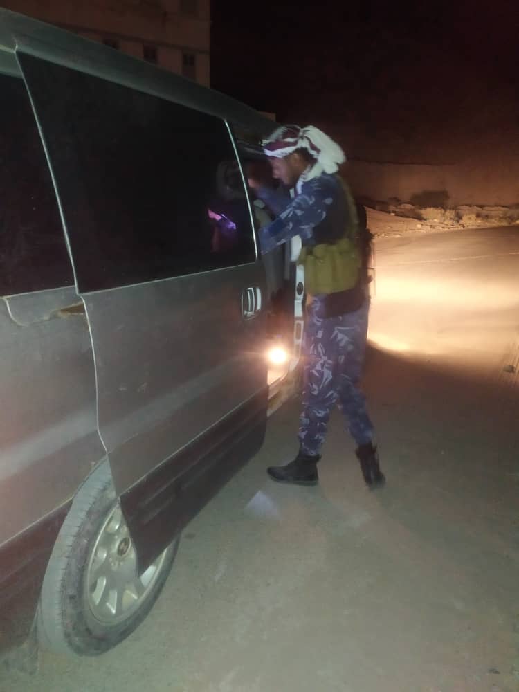 النقيب العوبثاني يتفقد سير الانتشار الأمني في الخطوط العامة بدوعن النقيب العوبثاني يتفقد سير الانتشار الأمني في الخطوط العامة بدوعن