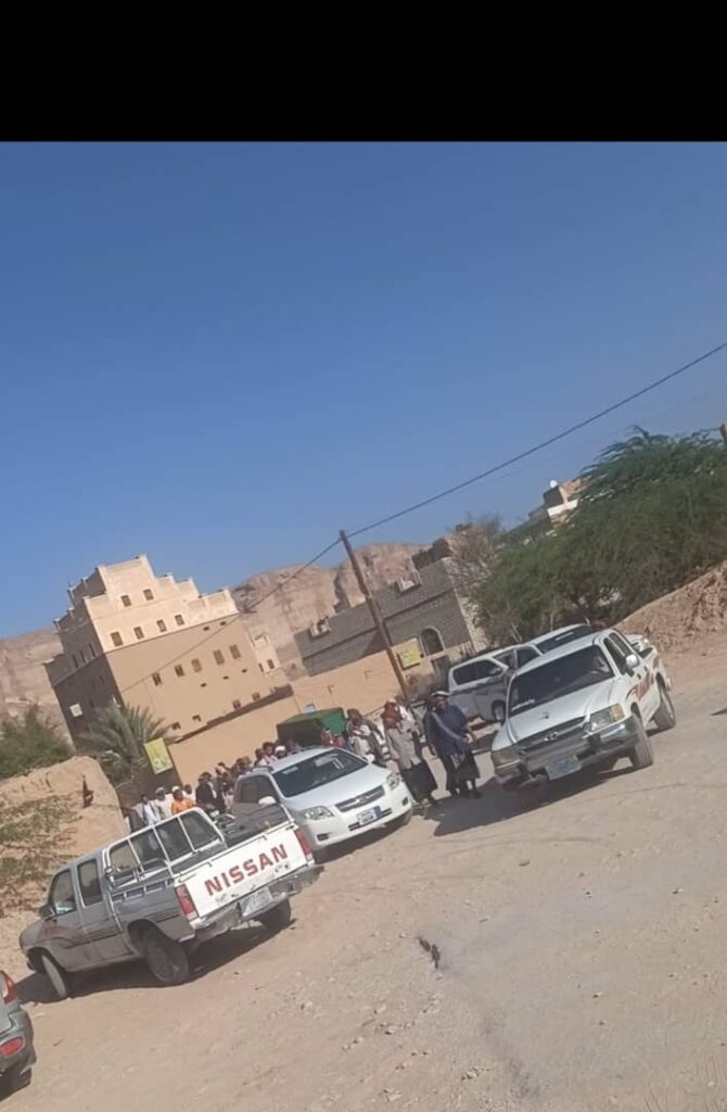 تشييع مهيب لجثمان الفقيد خميس بن عبدربه بن سنكر بمسقط رأسه في منطقة صنا بمديرية رخية تشييع مهيب لجثمان الفقيد خميس بن عبدربه بن سنكر بمسقط رأسه في منطقة صنا بمديرية رخية