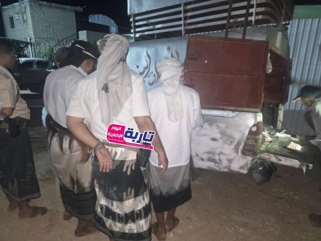حضرموت : قوات من اللواء 23 ميكا تتمكن من إستعادة سيارة مواطن منهوبة "صور" حضرموت : قوات من اللواء 23 ميكا تتمكن من إستعادة سيارة مواطن منهوبة "صور"