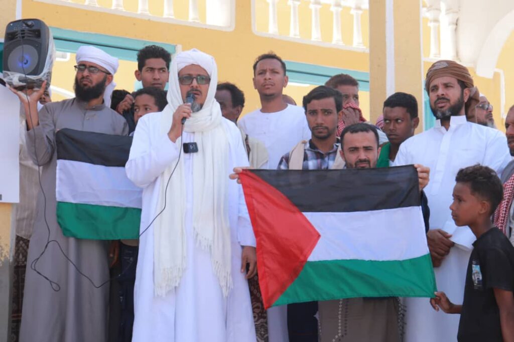 ملتقى المدد والنصرة ينظم وقفة تضامنية مع الشعب الفلسطيني في عددا من مديريات ساحل حضرموت ملتقى المدد والنصرة ينظم وقفة تضامنية مع الشعب الفلسطيني في عددا من مديريات ساحل حضرموت