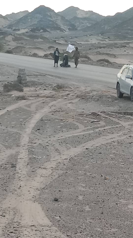 تمركز نقطة حلف قبائل حضرموت في الخط الدولي بمنطقة رجيمه بمديرية بروم ميفع تمركز نقطة حلف قبائل حضرموت في الخط الدولي بمنطقة رجيمه بمديرية بروم ميفع