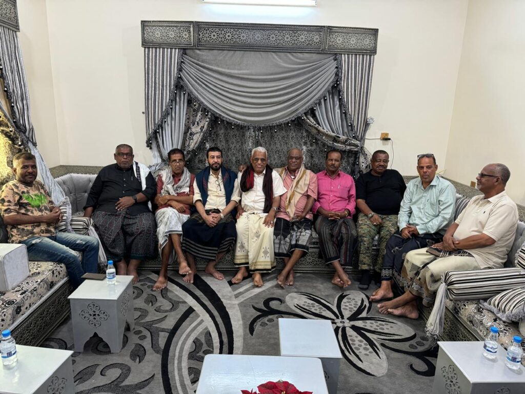 إجماع حضرمي على دعم المرشح طلال بن حيدرة لمنصب النائب الأول لرئيس اتحاد الكره في الانتخابات القادمة إجماع حضرمي على دعم المرشح طلال بن حيدرة لمنصب النائب الأول لرئيس اتحاد الكره في الانتخابات القادمة