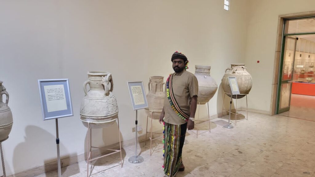 حضرموت "حضارة وتاريخ يمشي على الارض" .. سالم الدقيل انموذج "صور" حضرموت "حضارة وتاريخ يمشي على الارض" .. سالم الدقيل انموذج "صور"