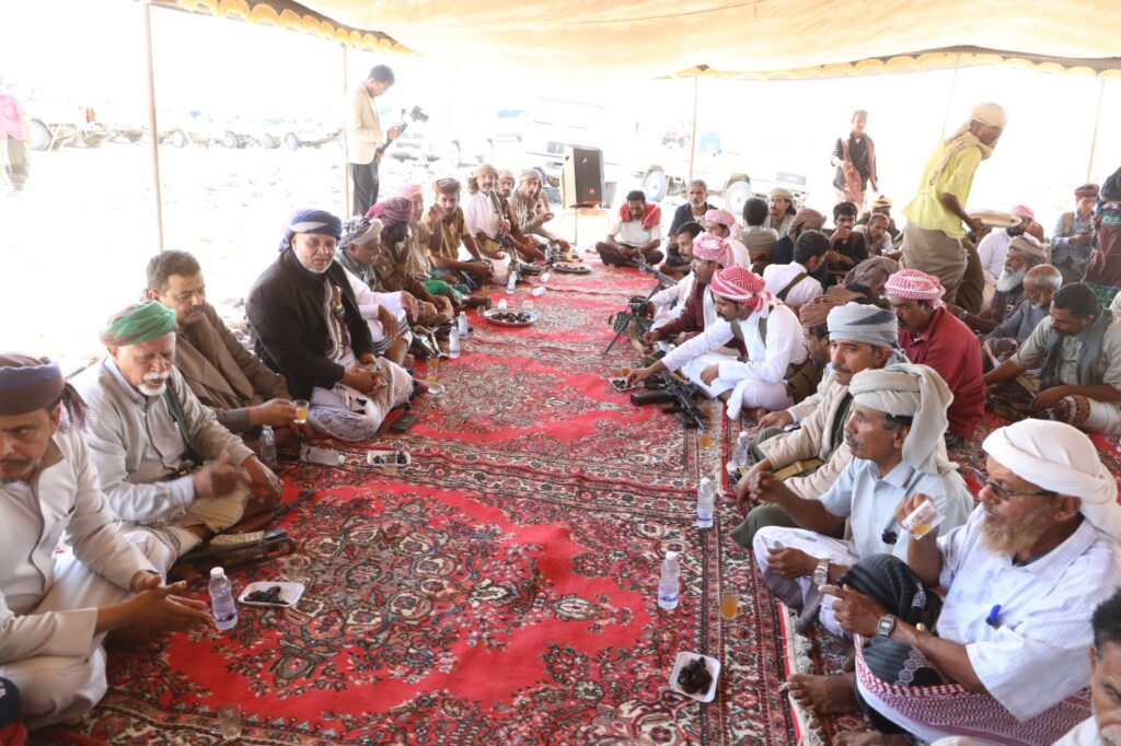 قيادات من حلف قبائل حضرموت تتفقد مواقع الحلف غرب المكلا قيادات من حلف قبائل حضرموت تتفقد مواقع الحلف غرب المكلا