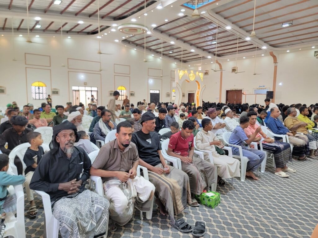 مدير عام شبام يشهد حفل تخرج الدفعة الثانية تخصص تاريخ بجامعة سيئون مدير عام شبام يشهد حفل تخرج الدفعة الثانية تخصص تاريخ بجامعة سيئون