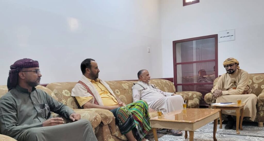 مدير عام شبام يستقبل الشيخ مرسَل الجابري مقدّم طائلة آل جابر ويشيد بإسهاماته الإجتماعية مدير عام شبام يستقبل الشيخ مرسَل الجابري مقدّم طائلة آل جابر ويشيد بإسهاماته الإجتماعية