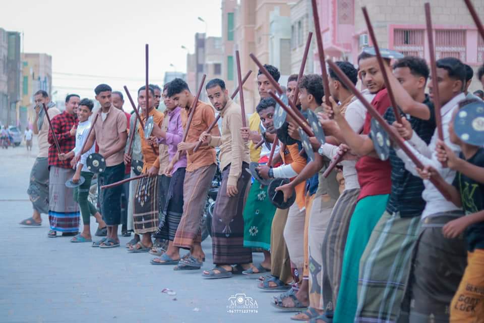 بين الرياضة والتراث: فريق الحرية في مشهد استثنائي بمدينة الشحر بين الرياضة والتراث: فريق الحرية في مشهد استثنائي بمدينة الشحر