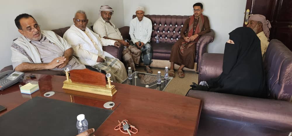 مدير عام مديرية السوم يستقبل مدير عام محوالاميه بوادي حضرموت والصحراء. مدير عام مديرية السوم يستقبل مدير عام محوالاميه بوادي حضرموت والصحراء.