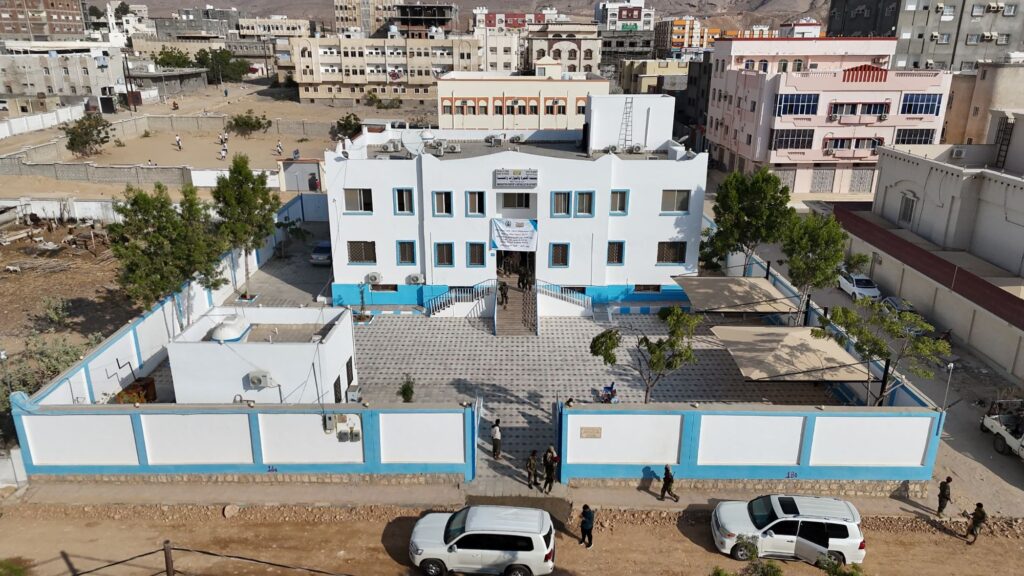 بالصور .. المحافظ بن ماضي يفتتح المبنى الجديد لإدارة مصلحة الهجرة والجوازات والجنسية بساحل حضرموت بالصور .. المحافظ بن ماضي يفتتح المبنى الجديد لإدارة مصلحة الهجرة والجوازات والجنسية بساحل حضرموت