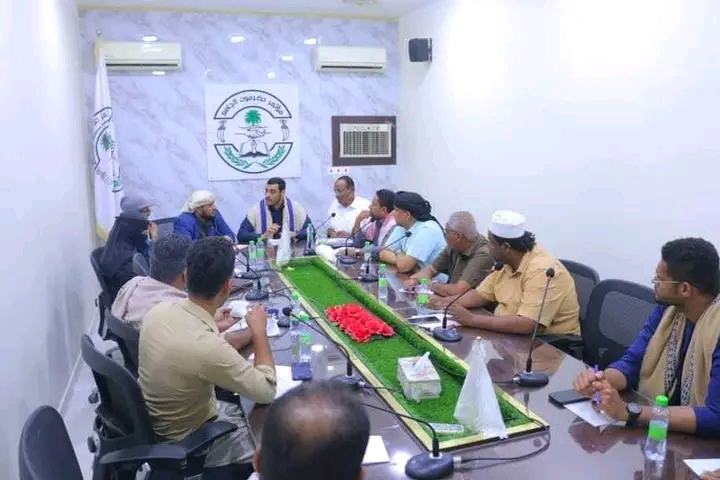 في الاجتماع المشترك للجنة التصعيد بمطالب حضرموت ورؤساء مكاتب مؤتمر حضرموت الجامع بالمديريات .. لقاضي العامري: يؤكد على أهمية تظافر الجهود لقيادات الجامع ومنتسبيه في الظروف الراهنة وتفعيل الأنشطة المتزامنة مع حلف قبائل حضرموت في الاجتماع المشترك للجنة التصعيد بمطالب حضرموت ورؤساء مكاتب مؤتمر حضرموت الجامع بالمديريات .. لقاضي العامري: يؤكد على أهمية تظافر الجهود لقيادات الجامع ومنتسبيه في الظروف الراهنة وتفعيل الأنشطة المتزامنة مع حلف قبائل حضرموت