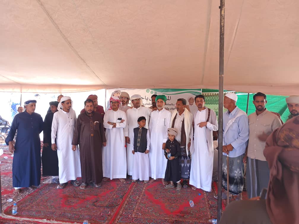 فخيدة الهويدي بن صالح باجابر يهنئون الشيخ محمد بن صالح الخيل باجابر بمناسبة توليه منصب قبيلة ال باجابر فخيدة الهويدي بن صالح باجابر يهنئون الشيخ محمد بن صالح الخيل باجابر بمناسبة توليه منصب قبيلة ال باجابر