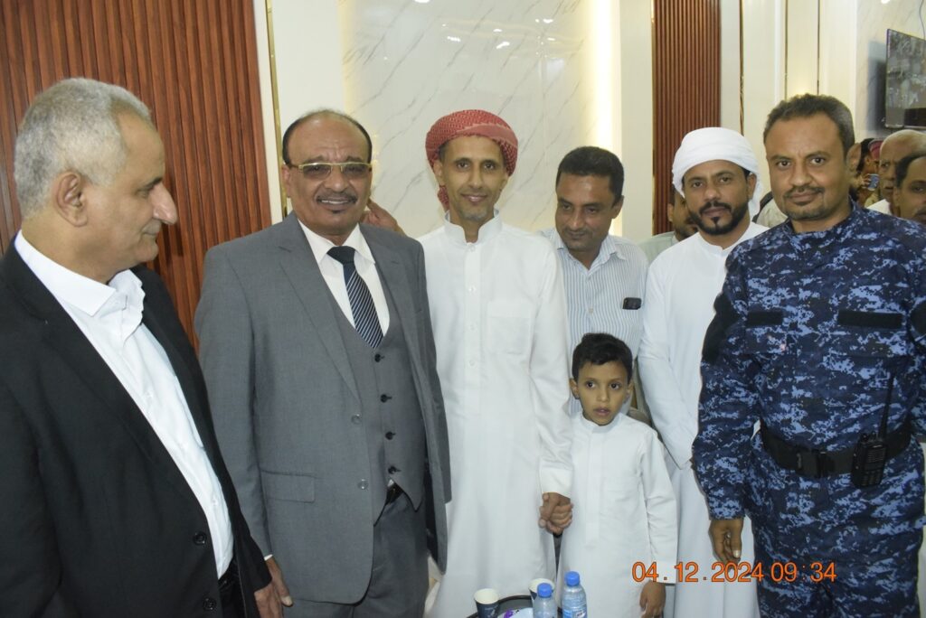 ضمن جهود تعزيز القطاع السياحي وتحفيز الاستثمار المحلي : افتتاح فندق { أنجم السياحي } بمدينة سيئون ضمن جهود تعزيز القطاع السياحي وتحفيز الاستثمار المحلي : افتتاح فندق { أنجم السياحي } بمدينة سيئون