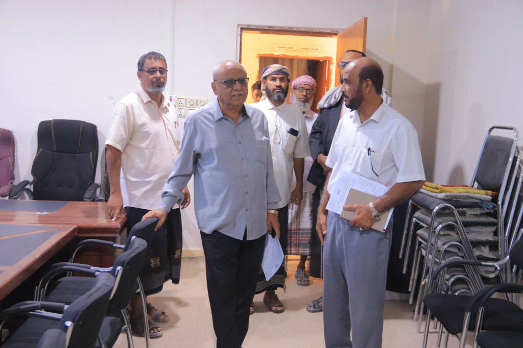 مدير عام التربية بالوادي والصحراء يتفقد سير العملية التربوية والتعليمية بمديرية القطن مدير عام التربية بالوادي والصحراء يتفقد سير العملية التربوية والتعليمية بمديرية القطن