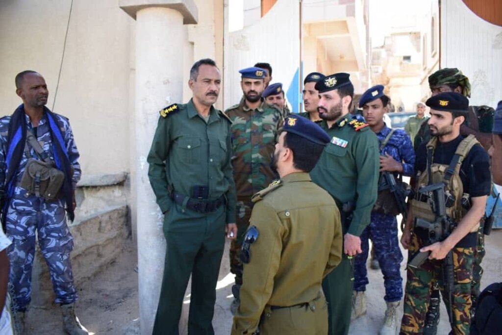 العميد بن حبيش يشدد على إدارة أمن سيئون بالتفاعل السريع مع قضايا المواطنين والبت فيها لإحالتها للنيابة العامة العميد بن حبيش يشدد على إدارة أمن سيئون بالتفاعل السريع مع قضايا المواطنين والبت فيها لإحالتها للنيابة العامة