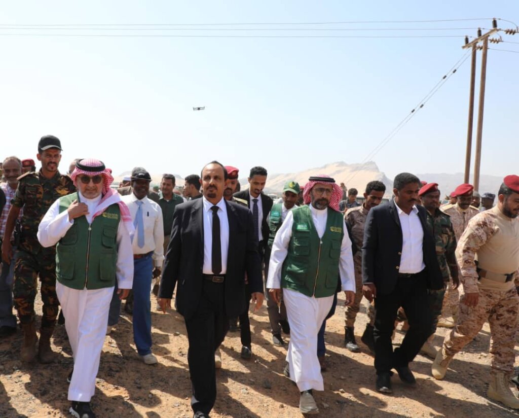 محافظ حضرموت يضع حجر الأساس لمشروع بناء 114 وحدة سكنية للأسر الفقيرة والمتضررة بمدينة ميفع عبر مركز الملك سلمان محافظ حضرموت يضع حجر الأساس لمشروع بناء 114 وحدة سكنية للأسر الفقيرة والمتضررة بمدينة ميفع عبر مركز الملك سلمان