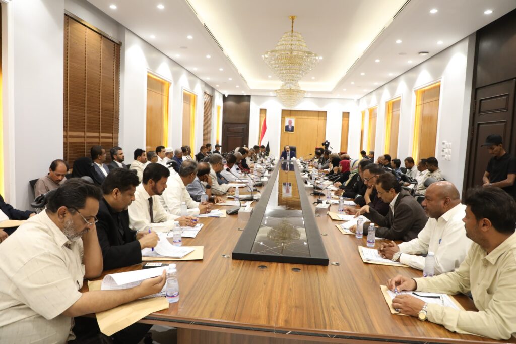 المكتب التنفيذي بحضرموت يُقر خطة نشاطه لعام 2025م ويُشيد بتدخلات السلطة المحلية لدعم قطاع التعليم المكتب التنفيذي بحضرموت يُقر خطة نشاطه لعام 2025م ويُشيد بتدخلات السلطة المحلية لدعم قطاع التعليم