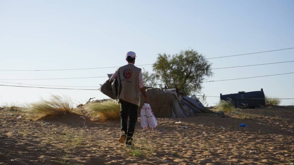 مؤسسة وطن توزع الملابس الشتوية لمرابطي الجيش والأمن في مأرب مؤسسة وطن توزع الملابس الشتوية لمرابطي الجيش والأمن في مأرب