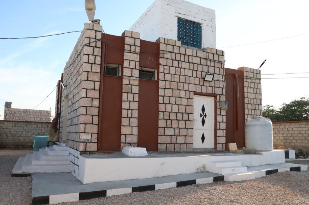 الهلال الأحمر الاماراتي يواصل مشاريعه الإنسانية ببناء مركز الولادة بحظاتهم وصيانة مركز المصينعة الطبي"صور" الهلال الأحمر الاماراتي يواصل مشاريعه الإنسانية ببناء مركز الولادة بحظاتهم وصيانة مركز المصينعة الطبي"صور"