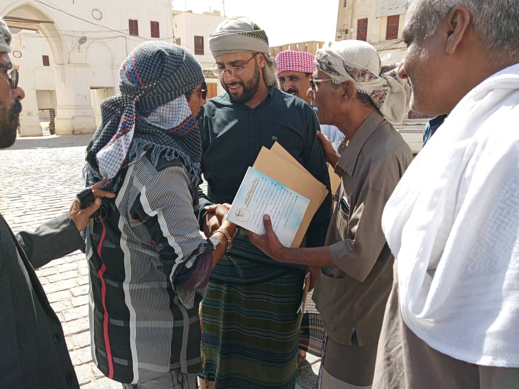 فريق التواصل والوعي السياسي للمجلس الانتقالي الجنوبي ينهي زيارته للهيئة التنفيذية بمديرية شبام "شاهد الصور" فريق التواصل والوعي السياسي للمجلس الانتقالي الجنوبي ينهي زيارته للهيئة التنفيذية بمديرية شبام "شاهد الصور"